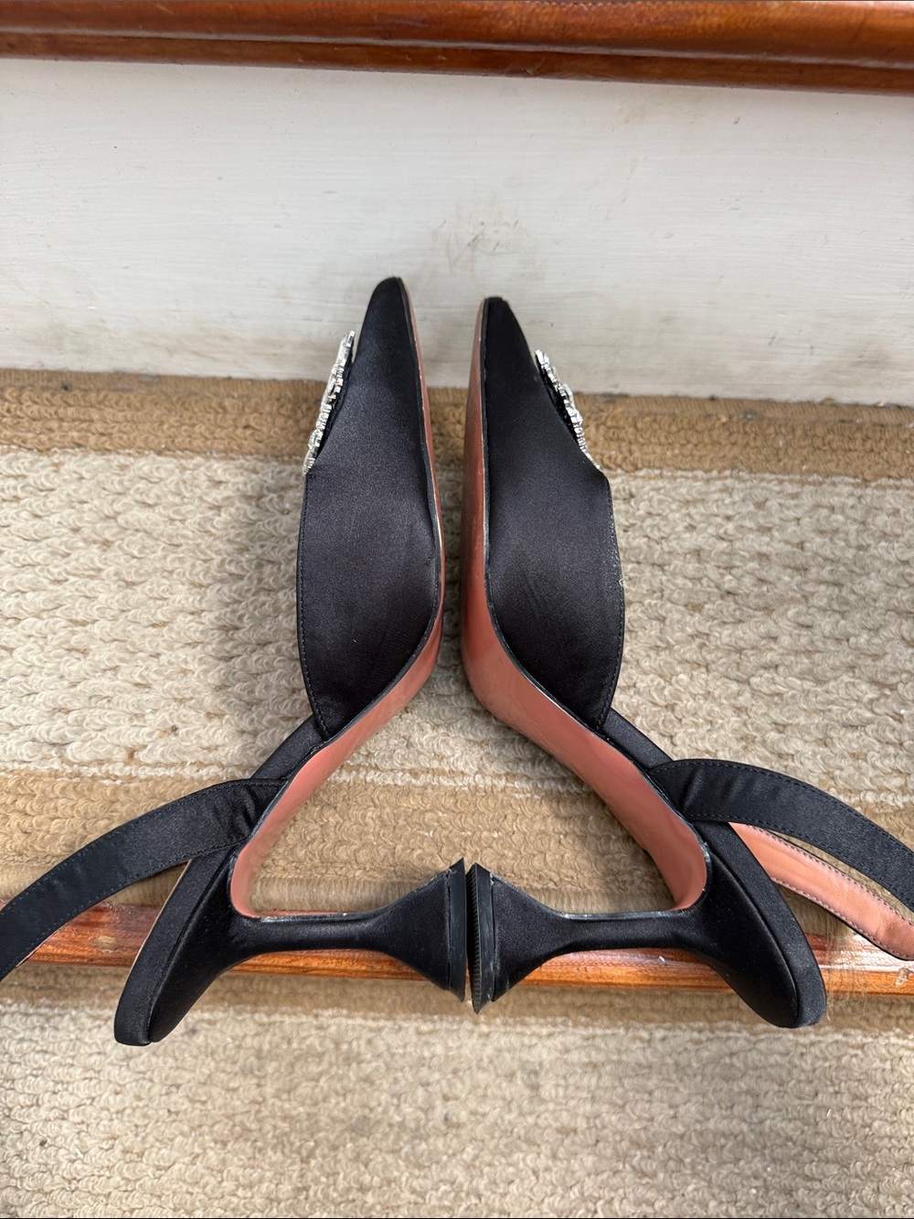 Elegant Black Pointed Slingback Heels with Crystal Medallion - Picture 4 of 11
